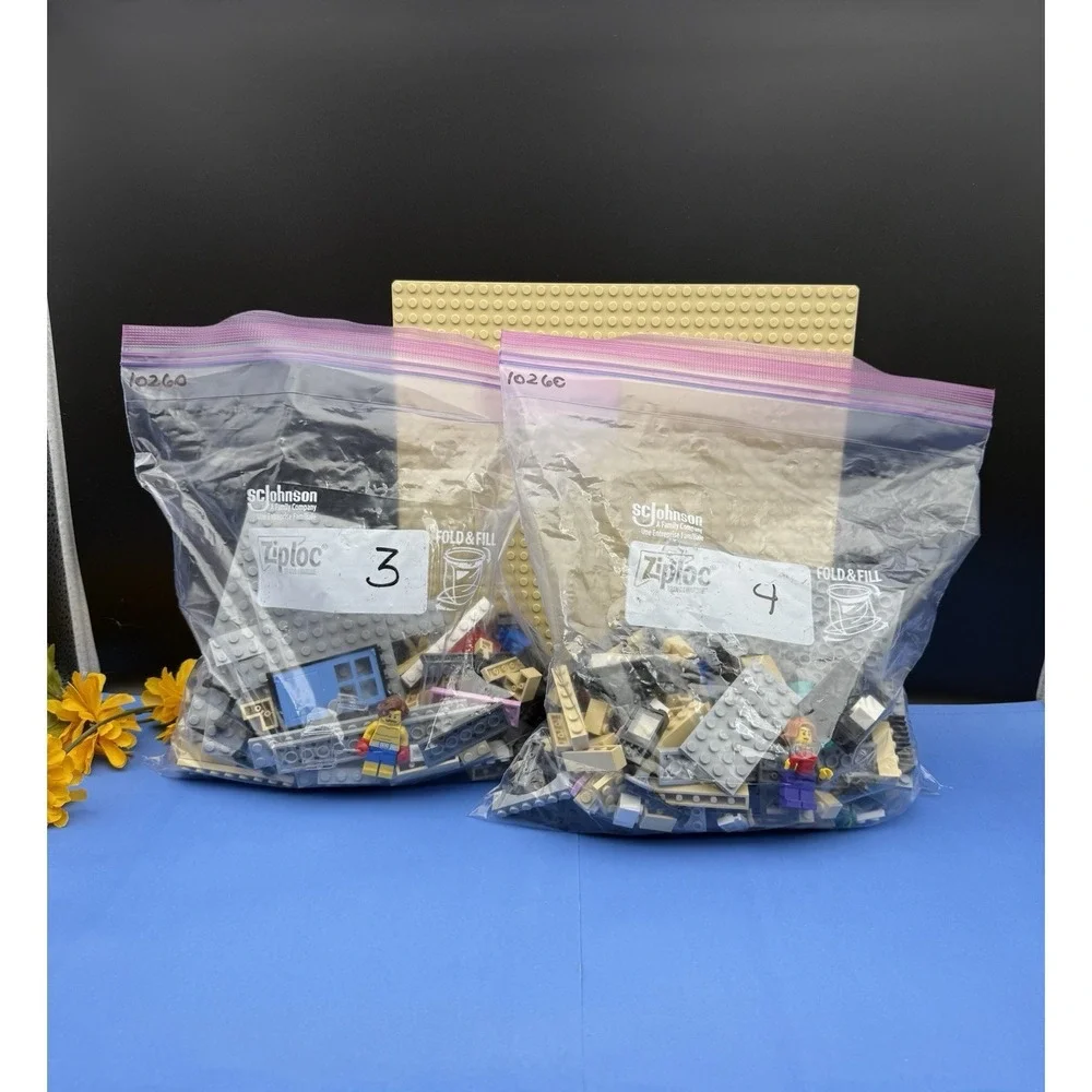 LEGO 10260 Creator Expert Downtown Diner 99% Complete with All Minifigures & Box